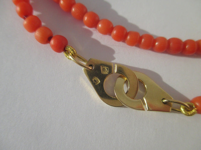 Collier Collier choker perles de corail en or jaune 18k 58 Facettes