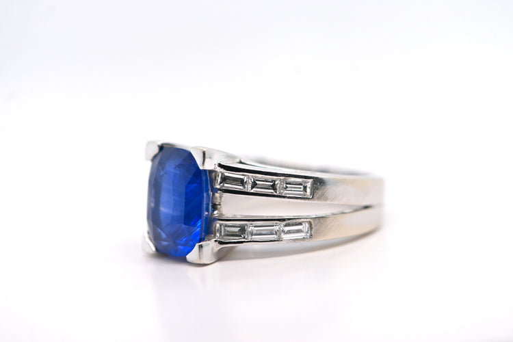 Bague 53 Bague en or blanc sertie d'un saphir et de diamants 58 Facettes