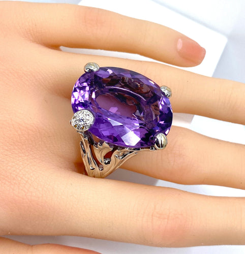 Bague 60 DIOR - Bague or blanc, grand modèle MISS DIOR, améthyste et diamants 58 Facettes AB638