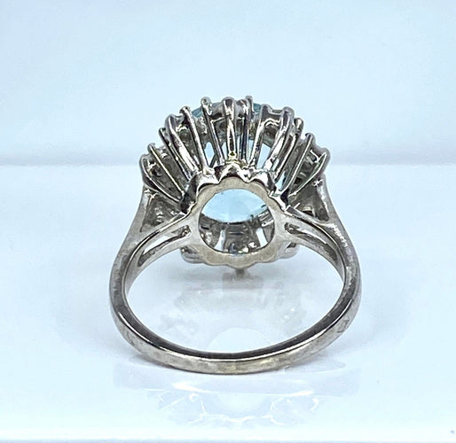 Bague 49 Bague en or blanc 18 carats, aigue marine et diamants 58 Facettes AB495