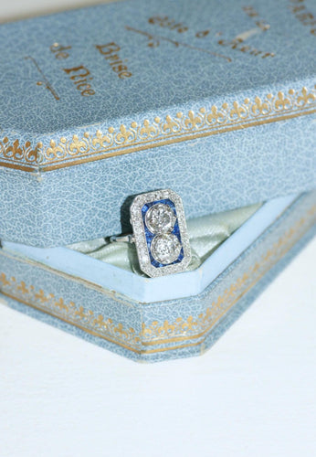 Bague 49 Art Déco - Bague rectangulaire diamants et saphirs calibrés en platine 58 Facettes