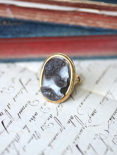 Bague 60.5 Chevalière ancienne camée sardonyx trois couches en or jaune 58 Facettes