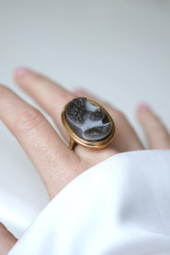 Bague 60.5 Chevalière ancienne camée sardonyx trois couches en or jaune 58 Facettes