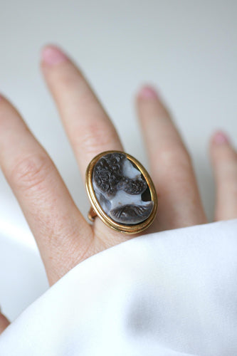 Bague 60.5 Chevalière ancienne camée sardonyx trois couches en or jaune 58 Facettes