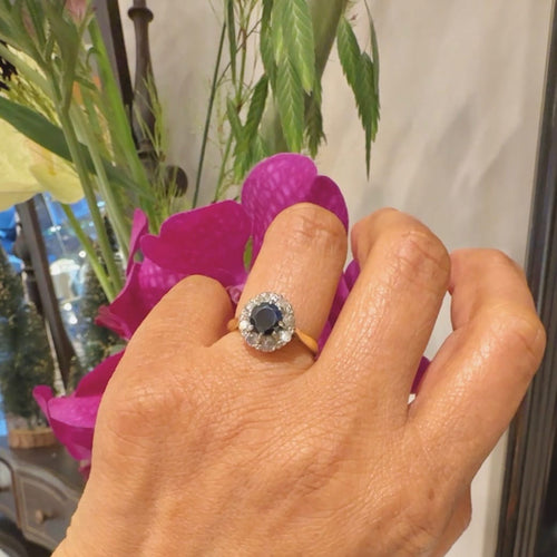 Bague 53 Bague à entourage en or jaune et blanc 18k, saphir et diamants 58 Facettes EE8563BA34EE40D6BFFF145C5731449E
