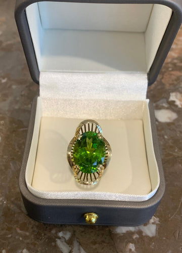 Bague 53 Bague Cocktail en or jaune 18 carats avec péridot birman 58 Facettes B390