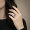 Bague 57 Bague marquise en or gris saphir et diamants 58 Facettes 61100105