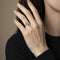bague-triangle-or-gris-et-diamants.jpg