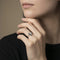 bague-triangle-or-gris-et-diamants.jpg