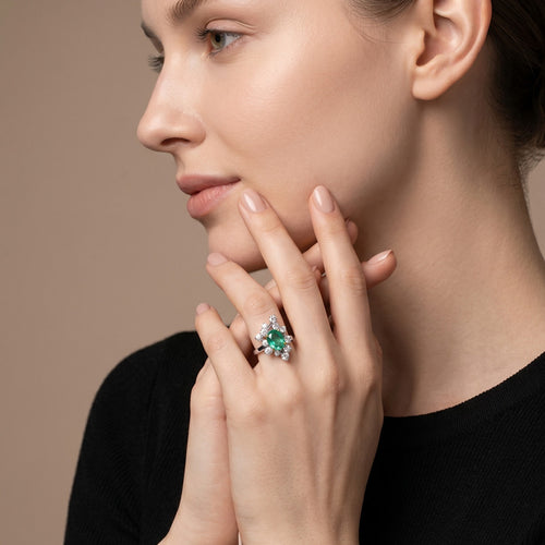 Bague 52 Bague en or gris 18 carats avec émeraude de Colombie et diamants 58 Facettes 61300065