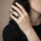 Bague 54 Bague en or gris avec diamants blancs et noirs 58 Facettes 61E00437