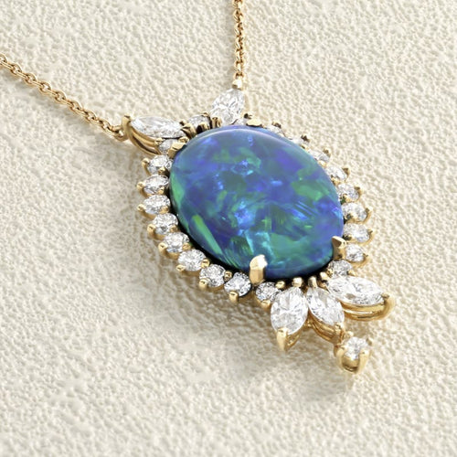 Pendentif Pendentif en or jaune avec opale bleue d’Australie et diamants 58 Facettes 64700138