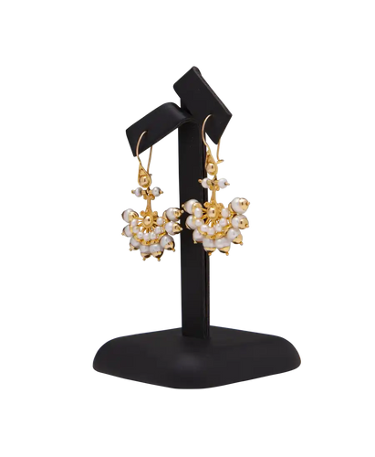 Boucles d'oreilles Bollywood - Boucles d'oreilles pendants en or jaune et perles 58 Facettes BO210121/BOLLYWOOD/PHOTO