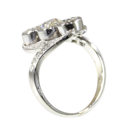 25351-0042.p09_Airy Belle Epoque Diamond Ring  Three Stone Design with Rose Cut Shoulders-en.jpg