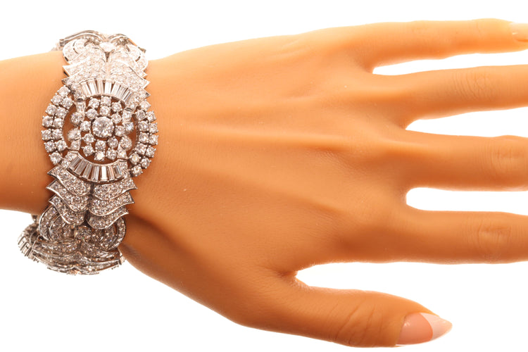 Bracelet Bracelet articulé vintage années 1950 en platine et diamants 58 Facettes 25325-0281