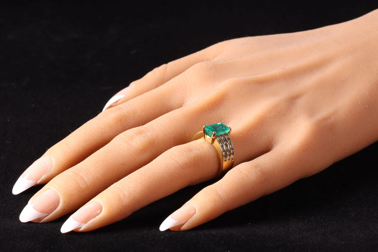 Bague 51 Kutchinsky - Bague de fiançailles en or jaune 18K émeraude 2,33 ct et diamants 58 Facettes 13262-0119