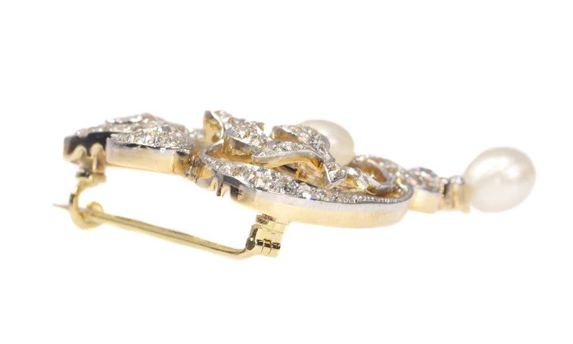 Broche Broche Art nouveau en platine et or jaune 18K, diamants et perles 58 Facettes 20190-0105