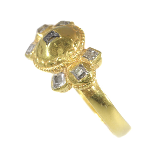 Bague 54 Bague baroque en or jaune 18K et diamants taille rose (v. 1680) 58 Facettes 20240-0293