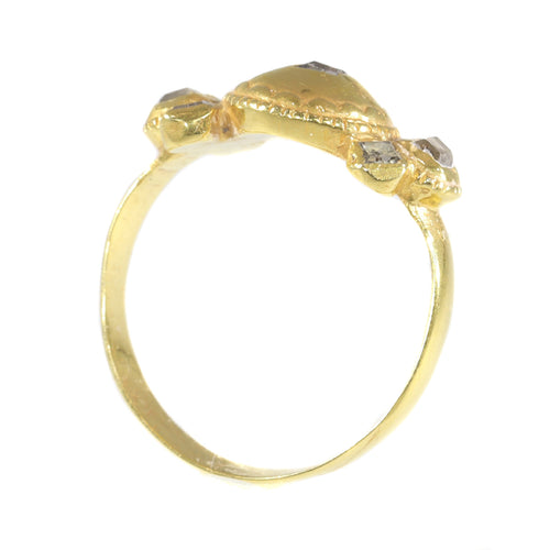 Bague 54 Bague baroque en or jaune 18K et diamants taille rose (v. 1680) 58 Facettes 20240-0293