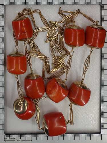 22235-0056.p10_Grandiose Beads  A Monumental Coral Necklace-en.jpg
