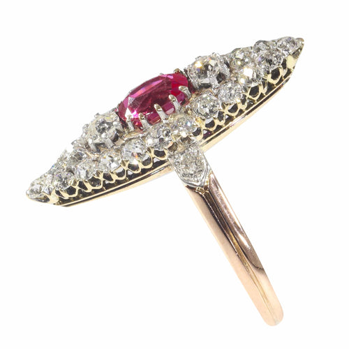 Bague 53 Bague victorienne en or rouge 18K avec rubis et diamants 58 Facettes 22298-0136