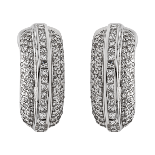 Boucles d'oreilles Boucles d’oreilles en or blanc et diamants 58 Facettes 2353173CN
