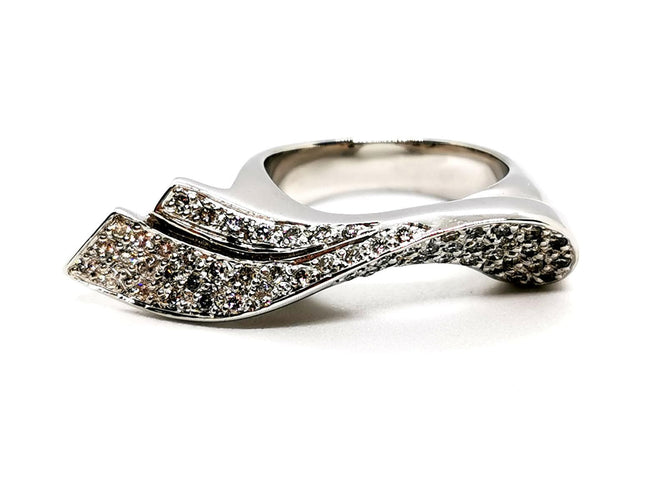 Bague 54 Bague vague en or blanc 18 carats sertie de diamants 58 Facettes 1523671CN