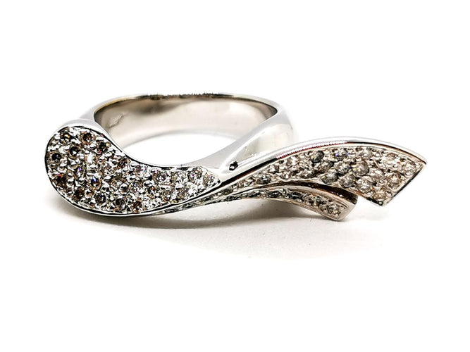Bague 54 Bague vague en or blanc 18 carats sertie de diamants 58 Facettes 1523671CN