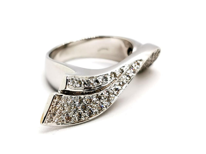 Bague 54 Bague vague en or blanc 18 carats sertie de diamants 58 Facettes 1523671CN