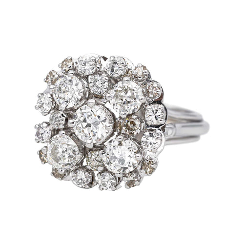 Bague 52 Bague cocktail en or blanc 18 carats et platine avec diamants 58 Facettes 4776443CN