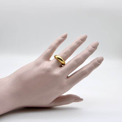 Bague Bague dôme signature en or jaune 22K 58 Facettes