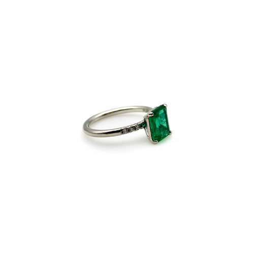 Bague Bague solitaire en platine avec émeraude et diamants 58 Facettes