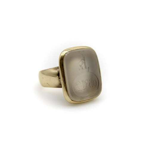 Bague Époque victorienne - Bague chevalière intaille blason cerf en or 14K et quartz 58 Facettes A2001E
