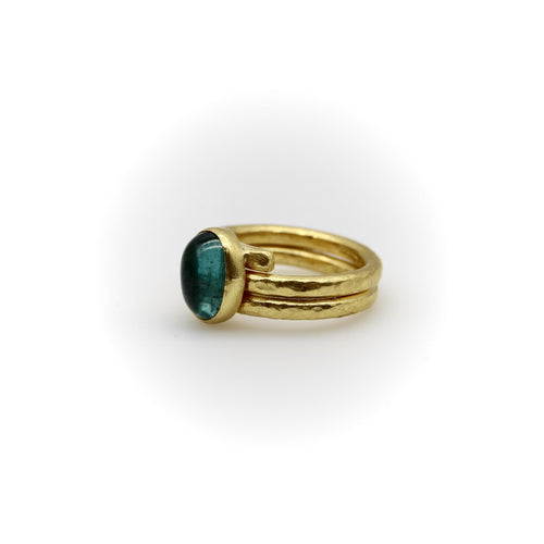 Bague Bague martelée à la main en or 22 carats avec tourmaline bleu-vert 58 Facettes A2002C