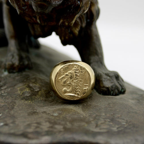 Bague Bague chevalière vintage tête de lion en or 14k 58 Facettes A2002J