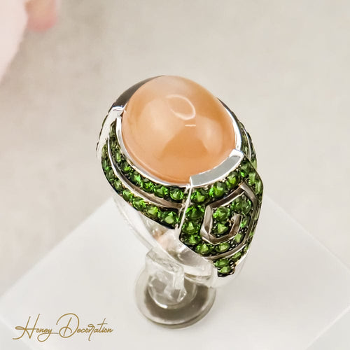 Bague 54 Boucheron - Bague en or blanc 18 carats quartz œil-de-chat et grenats démantoïdes 58 Facettes 2401