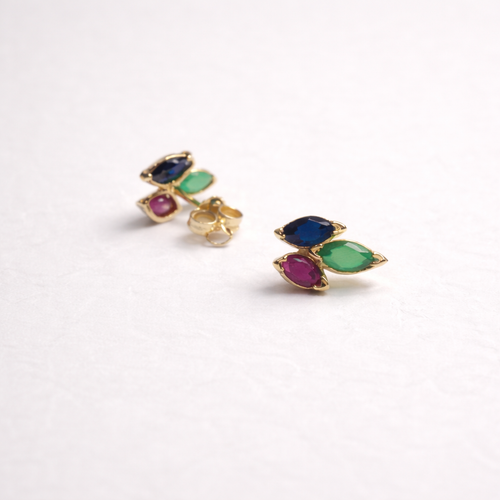 https://18carats.fr/wp-content/uploads/2026/01/34287-34301-Boucles-doreilles-Feuilles-en-or-jaune-18-carats-et-pierres-de-couleur.png
