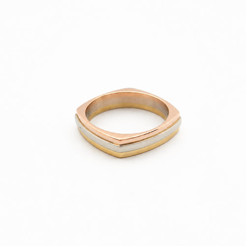 Bague 55 Alliance en trois ors 18 carats 58 Facettes 29789
