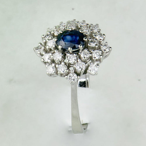 Bague 56.5 Bague en or blanc 14K avec saphir et diamants 58 Facettes 2189