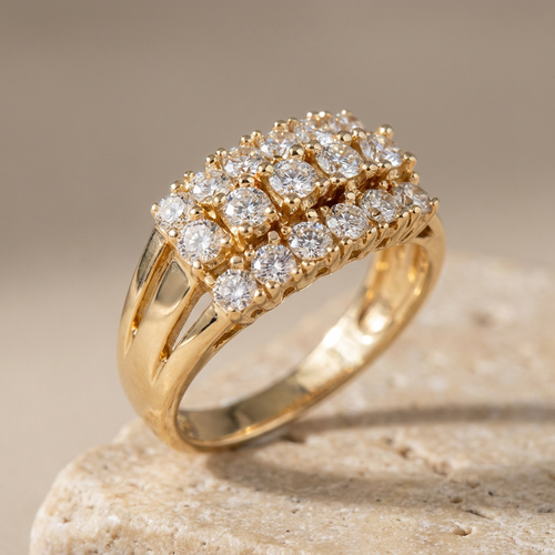 Bague 56 Bague cocktail en or jaune 750 pavée de trois rangées de diamants 58 Facettes 1828