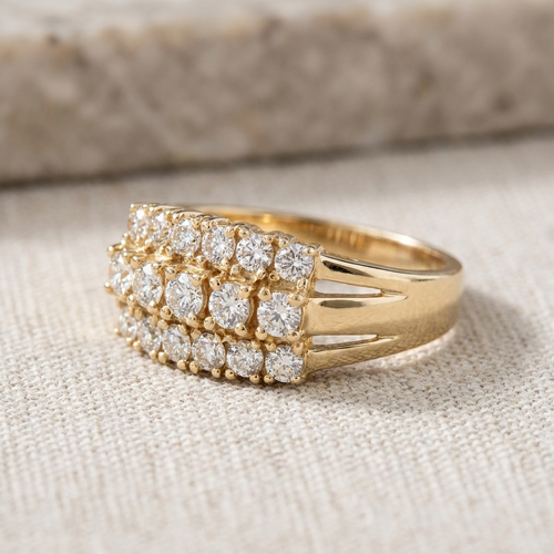 Bague 56 Bague cocktail en or jaune 750 pavée de trois rangées de diamants 58 Facettes 1828
