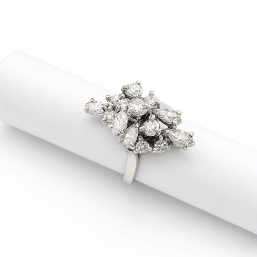 Bague 48 Bague en or blanc 18 carats et diamants 58 Facettes 33708