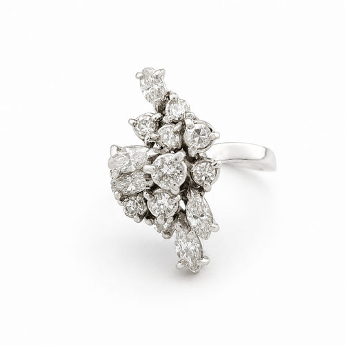 Bague 48 Bague en or blanc 18 carats et diamants 58 Facettes 33708