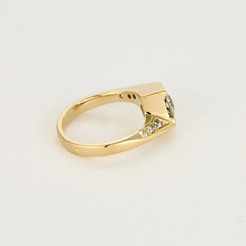 Bague 52 Bague asymétrique solitaire en or jaune 18K et diamants 0,60 ct 58 Facettes DRE1847