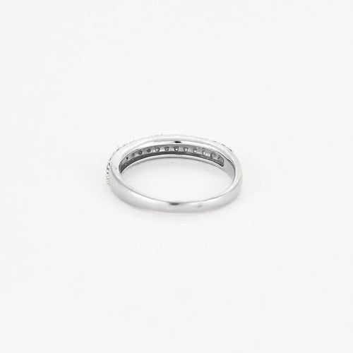 Bague 53 Alliance semi-pavée en or blanc 18K et diamants 0,68 ct 58 Facettes CLA0366