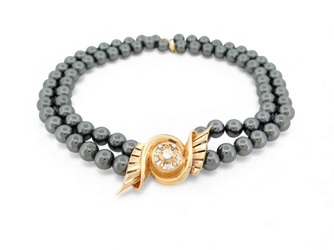 collar de dos hileras con perlas de hematites negras, oro amarillo de 18k y diamantes de 0,67ct 