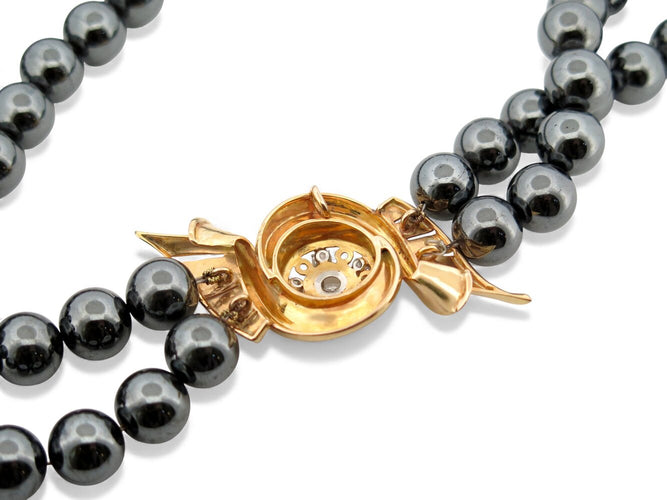 collar de dos hileras con perlas de hematites negras, oro amarillo de 18k y diamantes de 0,67ct 