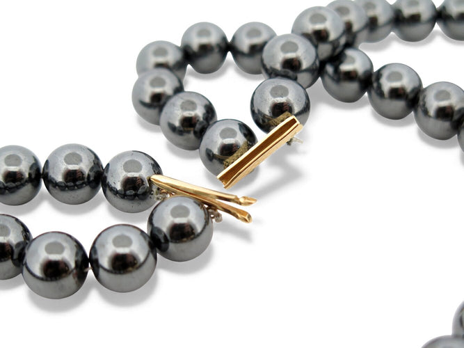 collar de dos hileras con perlas de hematites negras, oro amarillo de 18k y diamantes de 0,67ct 
