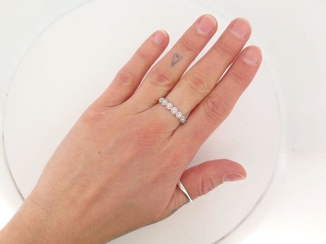 Bague 55 Messika - Bague alliance 7 diamants en or blanc 18k, 0,47 ct (T55) 58 Facettes 267817