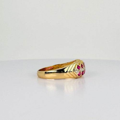 Bague 53 Bague vintage jonc en or jaune 18k avec rubis et diamants 58 Facettes 2511004